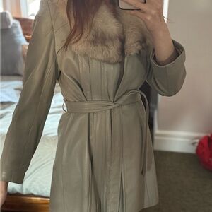 Elegant Women's Coat with Fur Collar